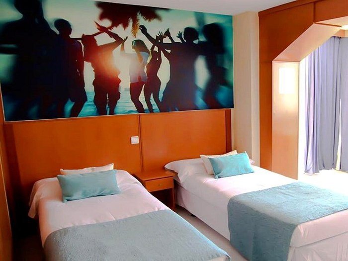 Apartment standard (living room + 1 bedroom) 2/5 Benidorm Celebrations ™ Music Resort (Recommended for Adults) Apartments